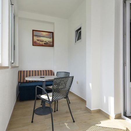 Apartmani Dina Makarska Eksteriør bilde