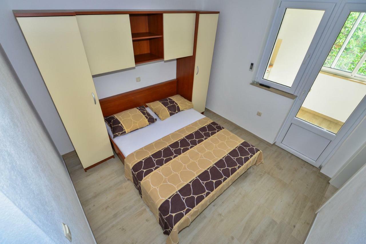 Apartmani Dina Makarska Eksteriør bilde