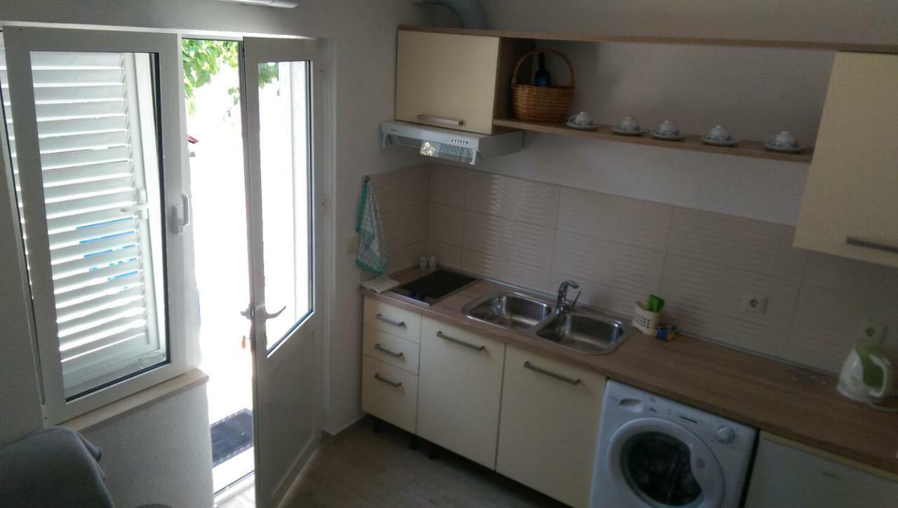 Apartmani Dina Makarska Eksteriør bilde
