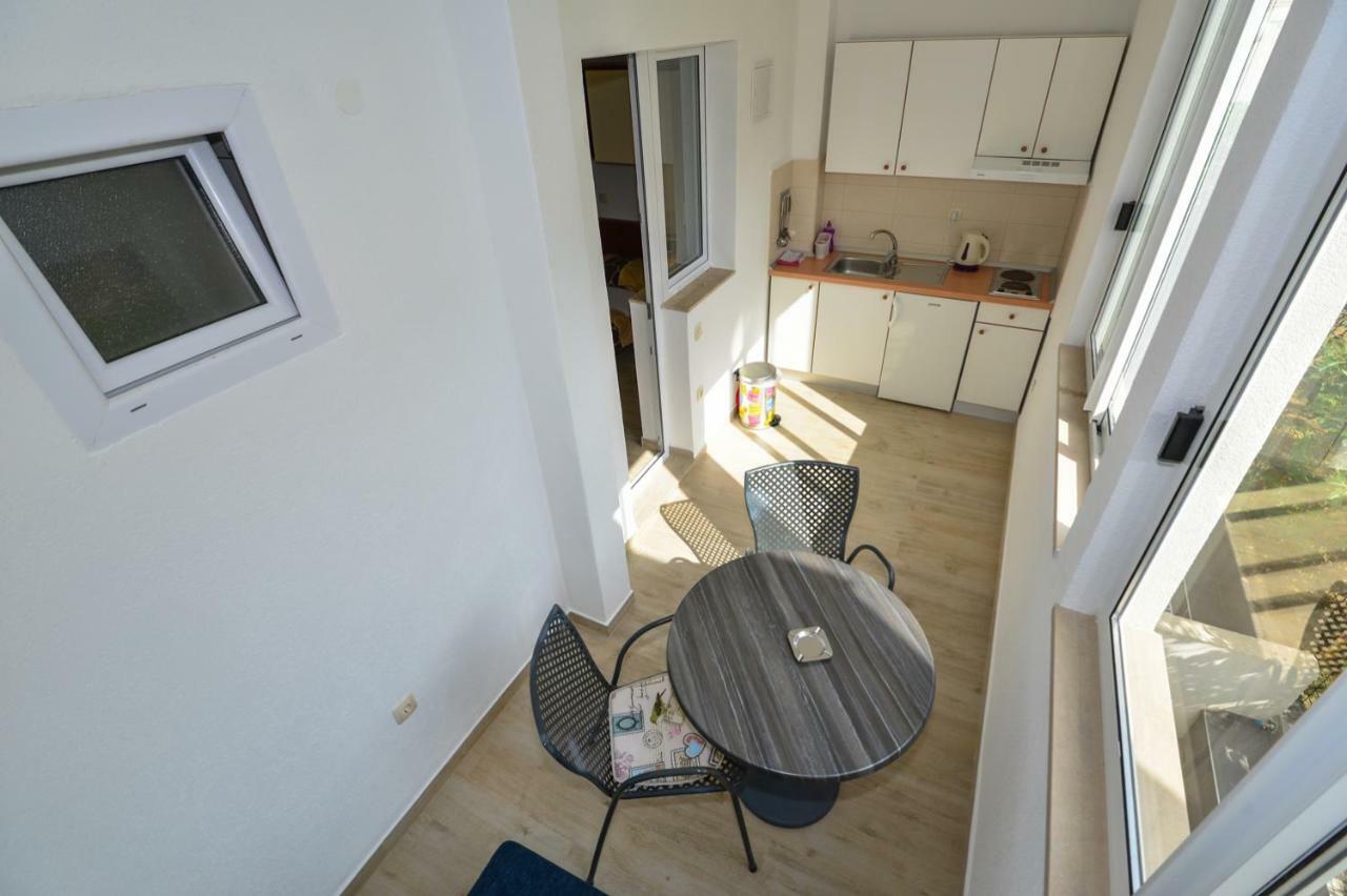 Apartmani Dina Makarska Eksteriør bilde
