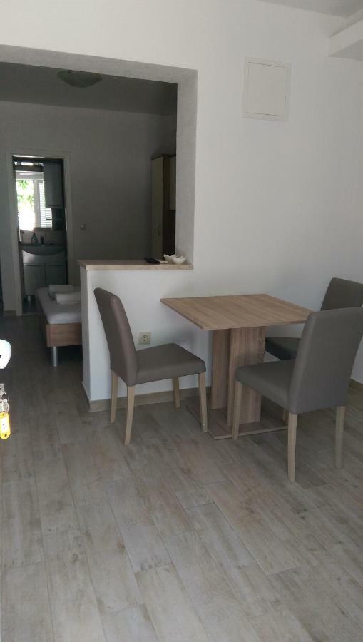 Apartmani Dina Makarska Eksteriør bilde