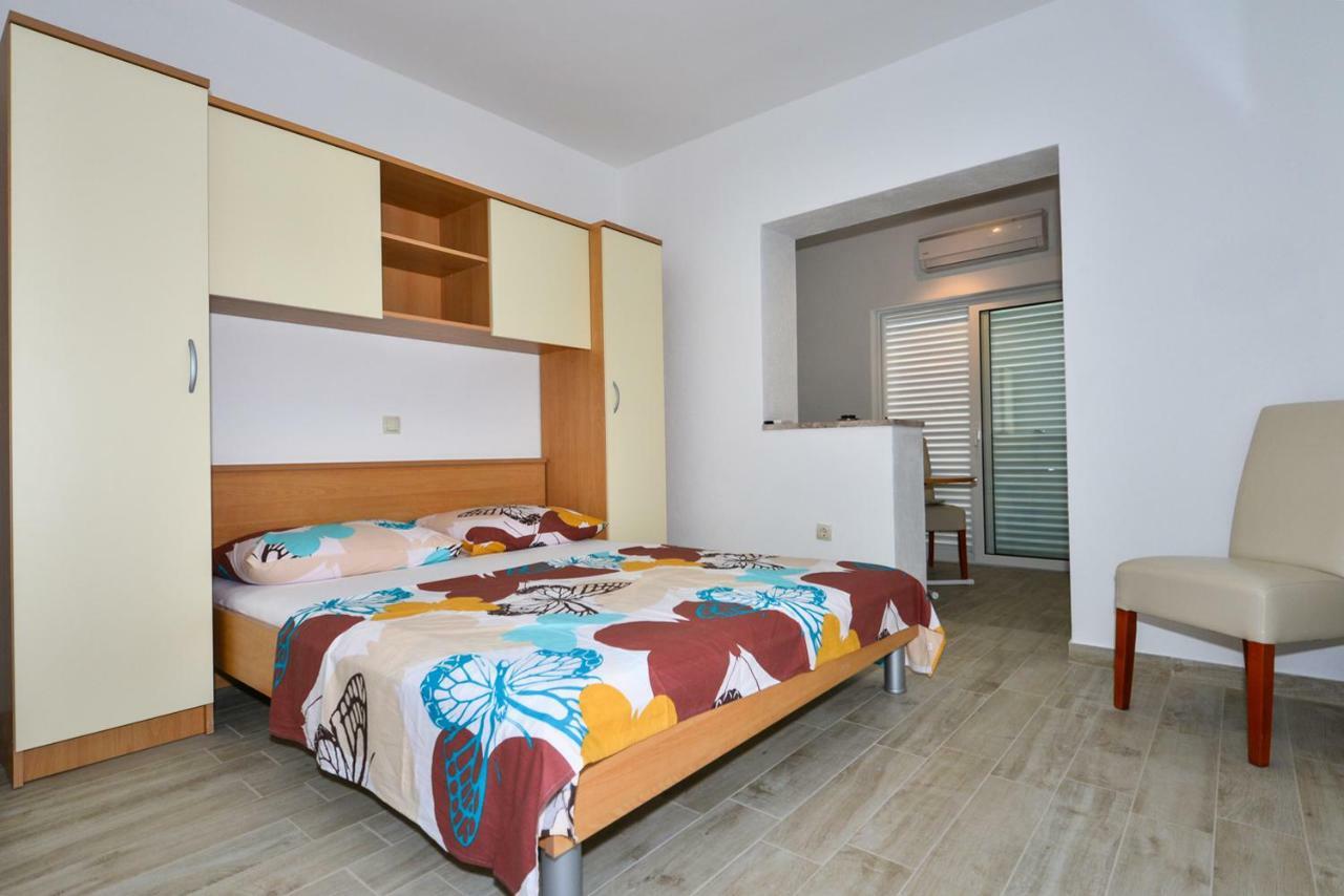 Apartmani Dina Makarska Eksteriør bilde