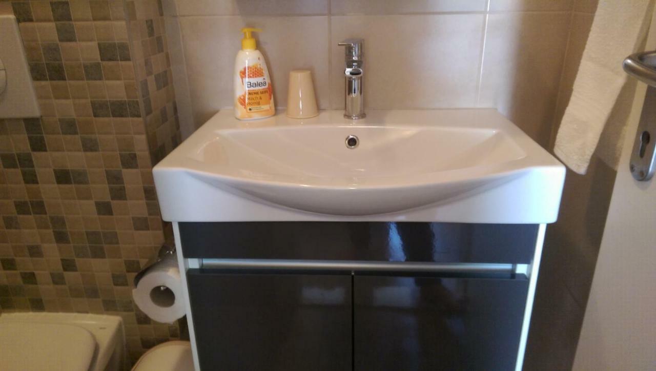 Apartmani Dina Makarska Eksteriør bilde