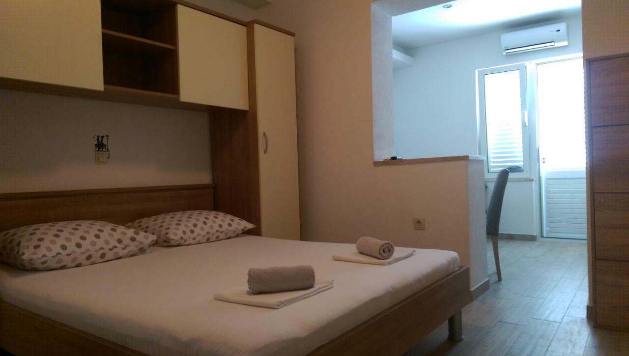 Apartmani Dina Makarska Eksteriør bilde