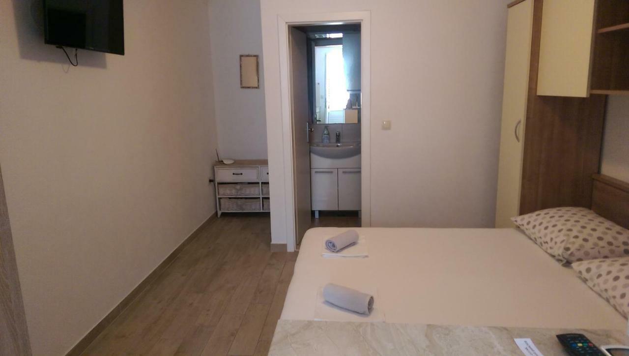 Apartmani Dina Makarska Eksteriør bilde