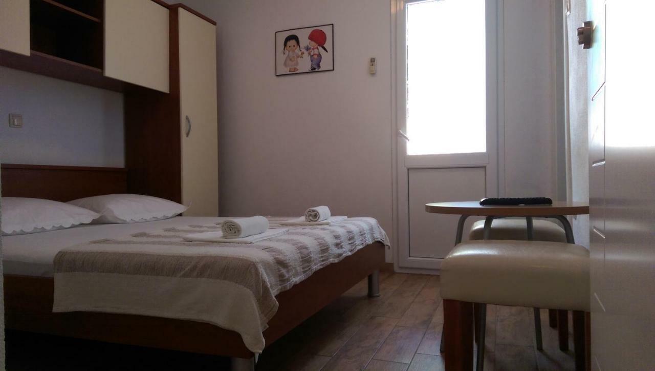 Apartmani Dina Makarska Eksteriør bilde