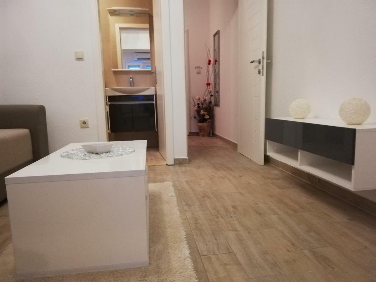 Apartmani Dina Makarska Eksteriør bilde