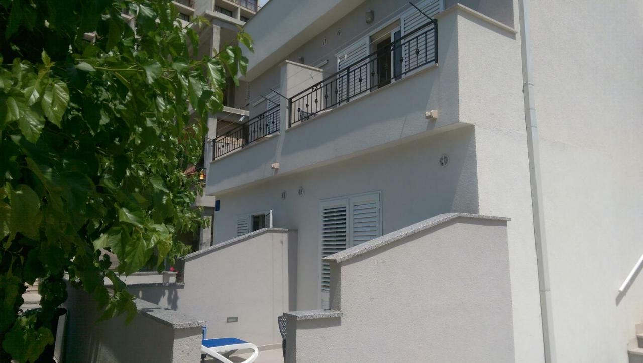 Apartmani Dina Makarska Eksteriør bilde