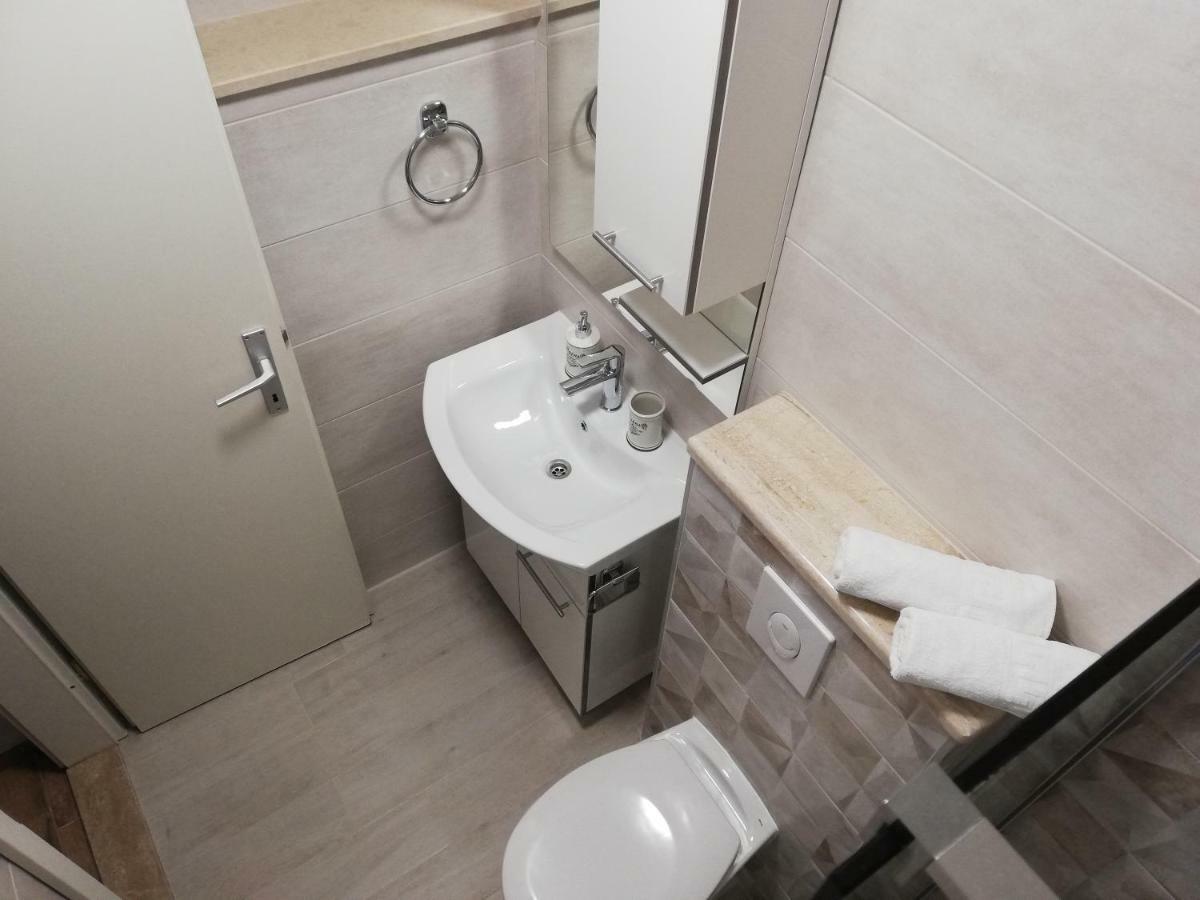 Apartmani Dina Makarska Eksteriør bilde